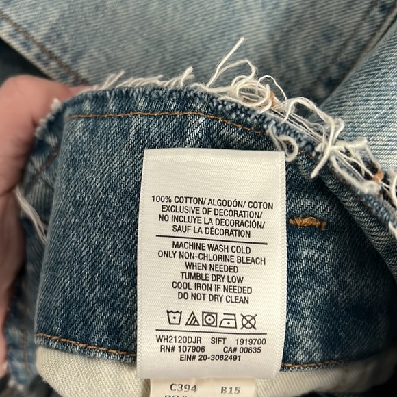 Hudson Jeans Straight Leg Pleated Jeans - Picture 7 of 9